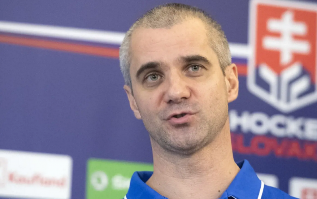 Tréner hokejovej dvadsiatky Ivan Feneš. FOTO: TASR/P. Neubauer