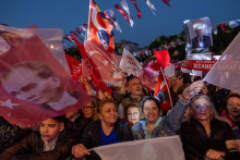 Priaznivci Ekrema Imamoglua, starostu Istanbulu a hlavného rivala prezidenta Tayyipa Erdogana. FOTO: Reuters