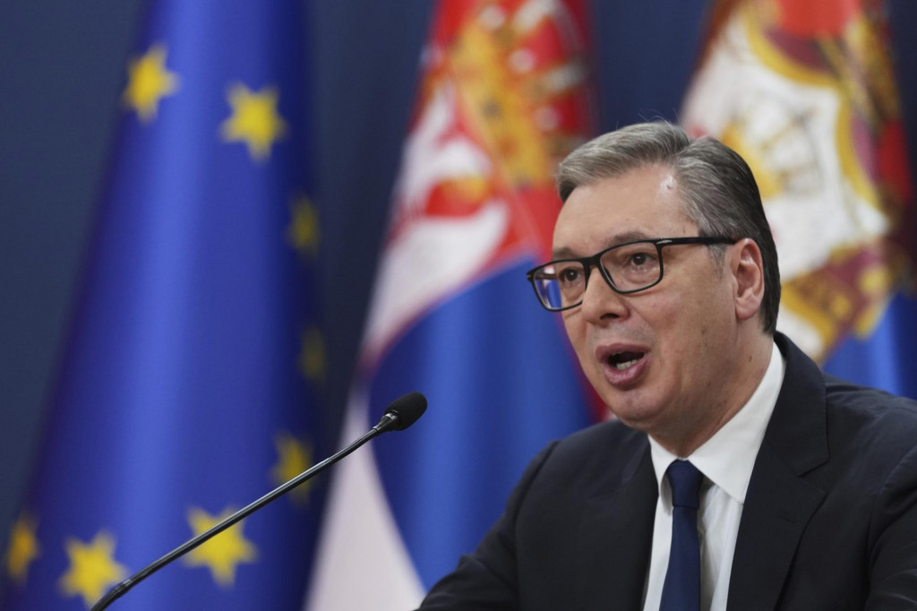 Srbský prezident Aleksandar Vučič reční počas tlačovej konferencie v srbskom Belehrade 6. apríla 2025. FOTO: TASR/AP