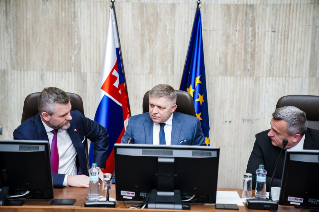 Pochybnosti o transakčnej dani vyjadrili prezident Pellegrini a šéf SNS Danko. Premiér Fico ju nespochybňuje. FOTO: ÚV