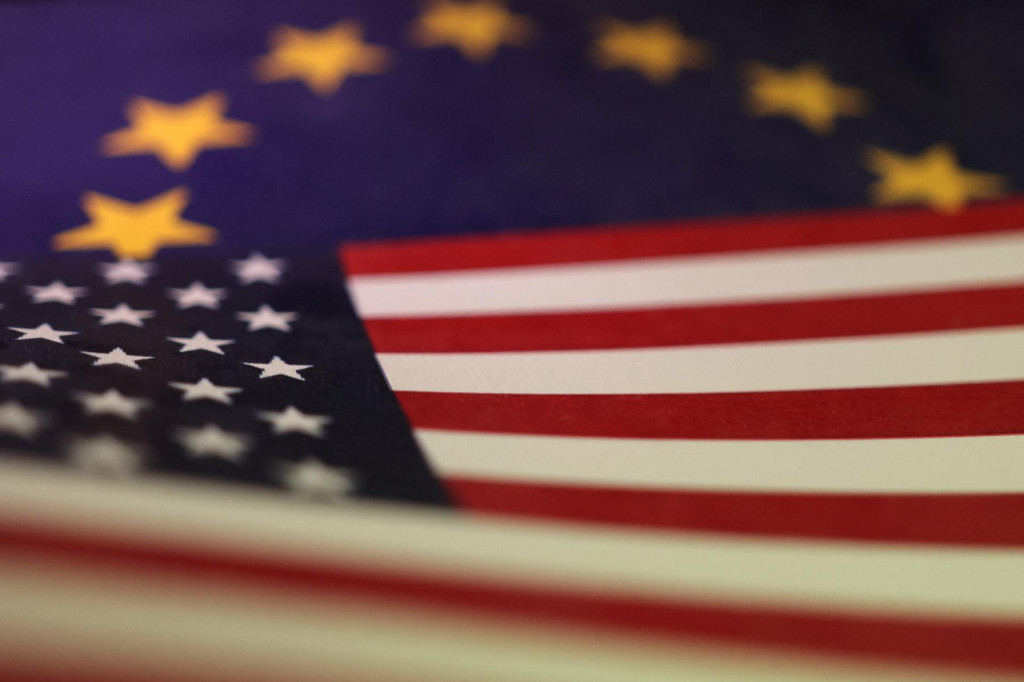 Firmy v eurozóne v týždňoch predchádzajúcich oznámeniu rozsiahlych nových ciel v USA vykazovali zlepšujúcu sa podnikateľskú dynamiku. FOTO: Reuters