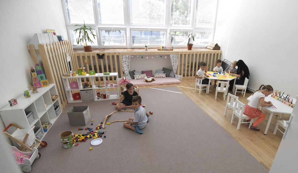 Bratislavské Nové Mesto skúša nový spôsob prihlasovania detí do škôlok. Nevyrieši to však všetky problémy. ILUSTRAČNÉ FOTO: TASR/F. Iván