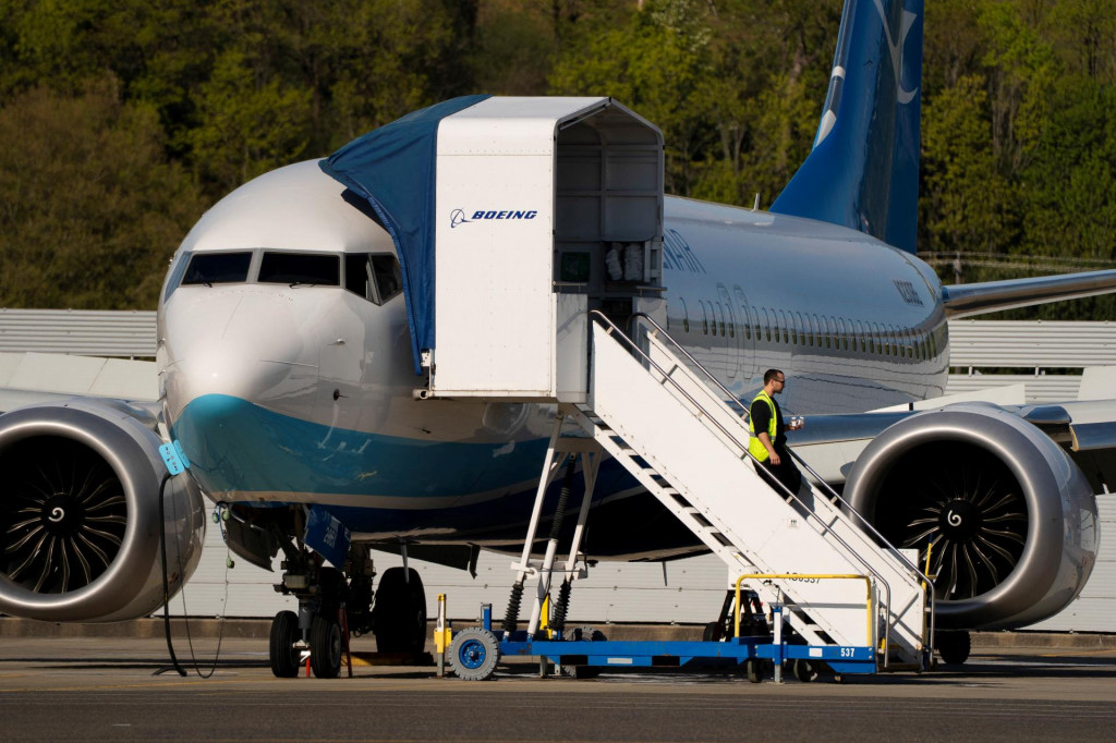 Boeing 737 MAX 8, prvé lietadlo určené na použitie čínskou leteckou spoločnosťou, ktoré sa má vrátiť svojmu výrobcovi, je zaparkované na Boeing Field v Seattli vo Washingtone. FOTO: Reuters