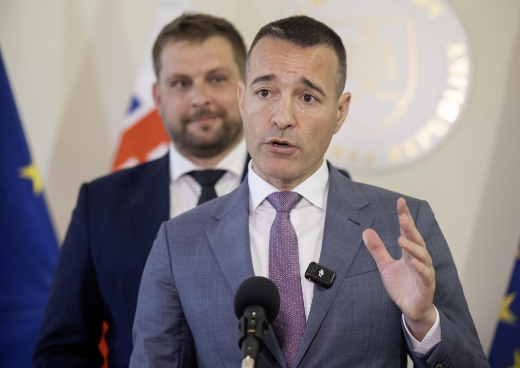 Na snímke v popredí minister školstva, výskumu, vývoja a mládeže SR Tomáš Drucker. FOTO TASR