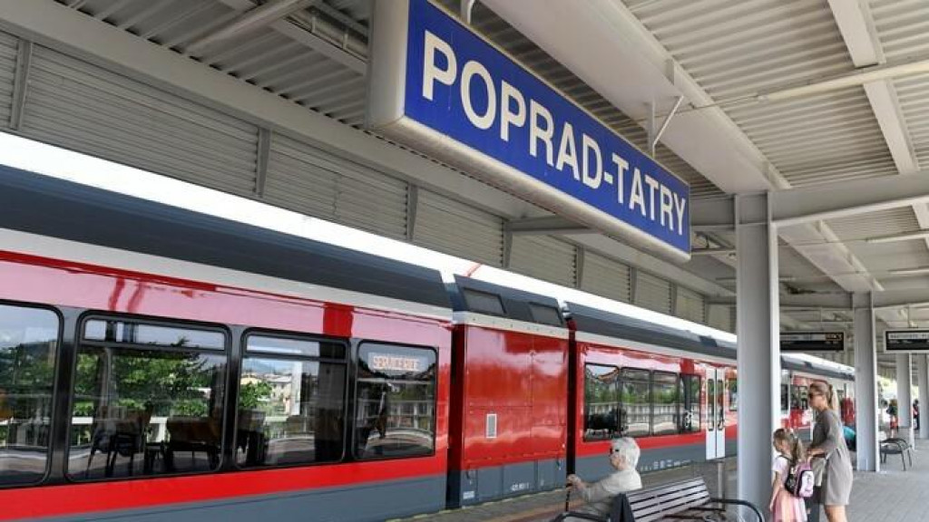 Vlaky budú pri Poprade jazdiť rýchlejšie, najprv však prídu obmedzenia. FOTO: TASR/F. Iván