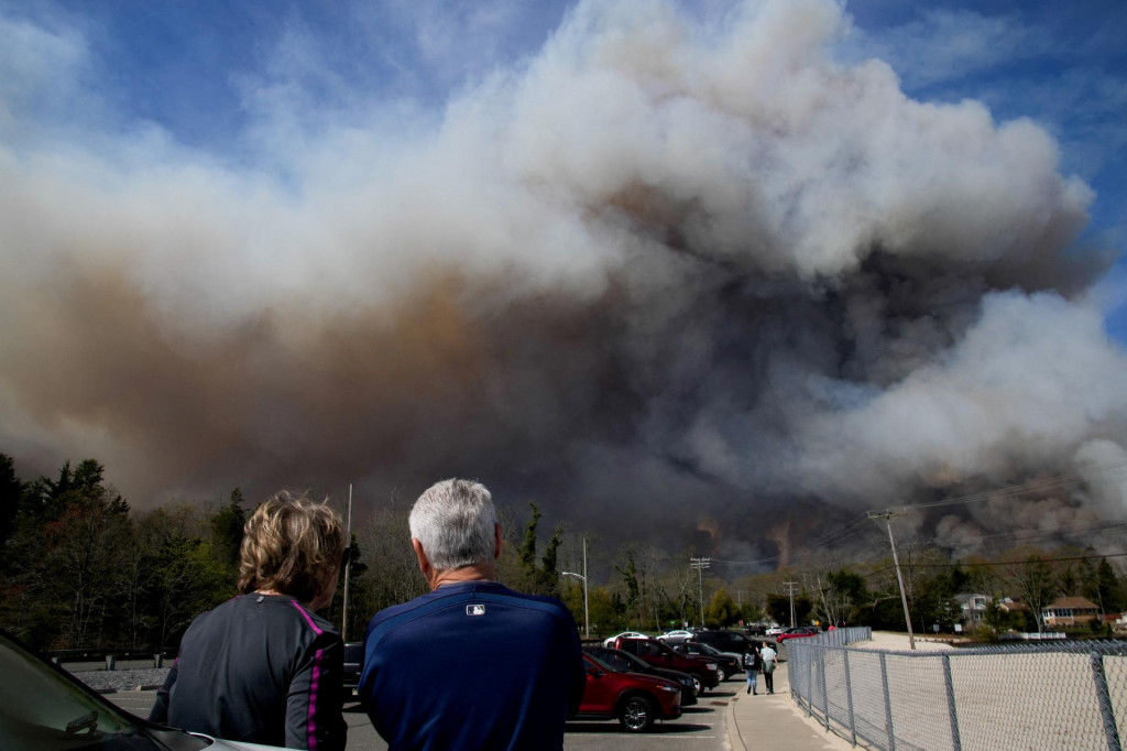 Lesný požiar v New Jersey. FOTO: Reuters