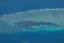 Čínska pobrežná stráž „zaviedla námornú kontrolu“ nad Tchie-sien, známym aj ako Sand Cay, v polovici apríla, informovala v sobotu štátna televízia CCTV. FOTO: REUTERS