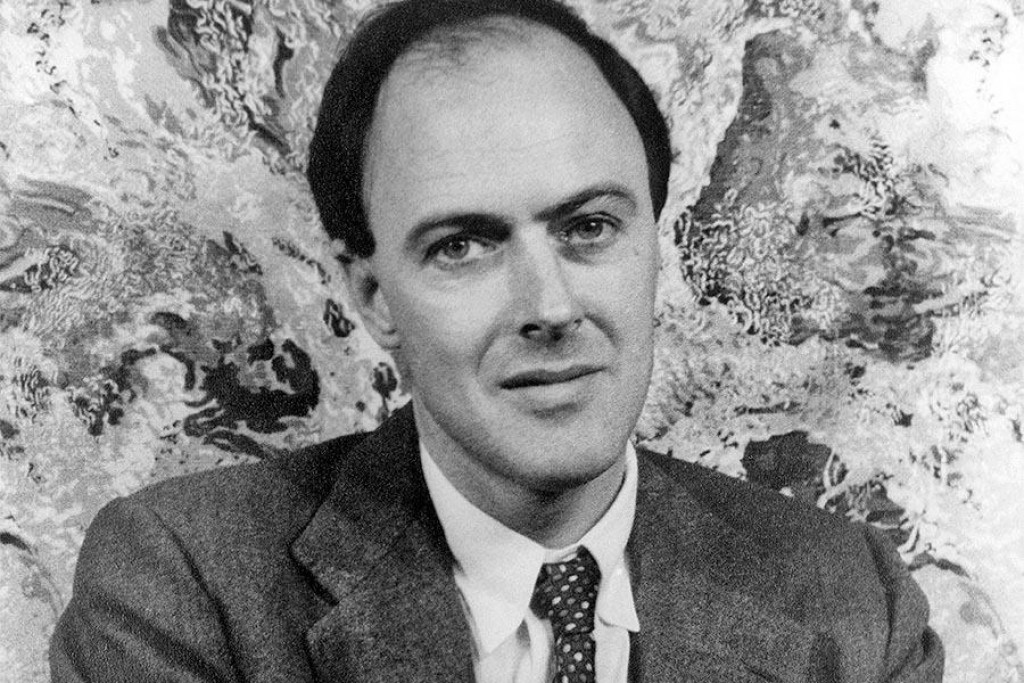 Britský spisovateľ nórskeho pôvodu, autor literatúry pre deti Roald Dahl (1916 – 1990)
