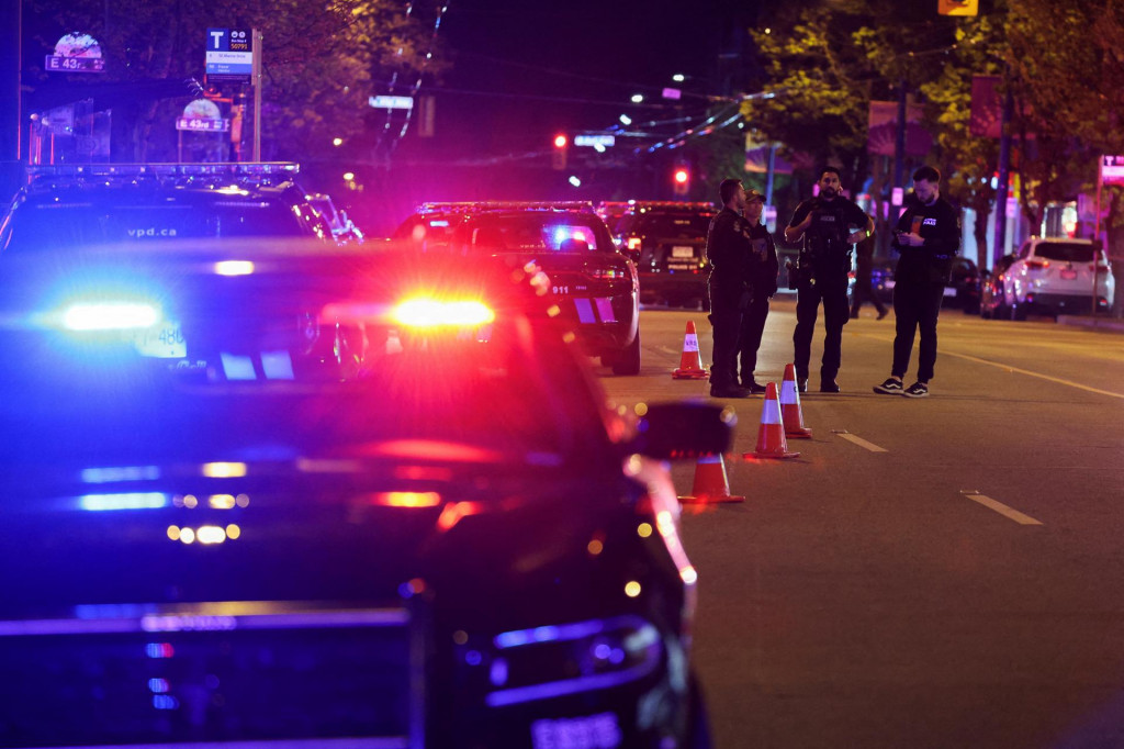 Police officers work at the scene, after a vehicle drove into a crowd at the Lapu Lapu day block party, in what police say has left multiple people killed and injured, in Vancouver, Canada April 26, 2025. REUTERS/Chris Helgren TPX IMAGES OF THE DAY FOTO: Chris Helgren