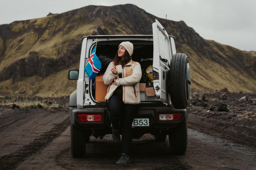 Romana žije na Islande.