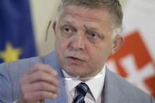 Po koaličnej kríze musí premiér Robert Fico riešiť ďalšie nezhody. FOTO: TASR/M. Baumann