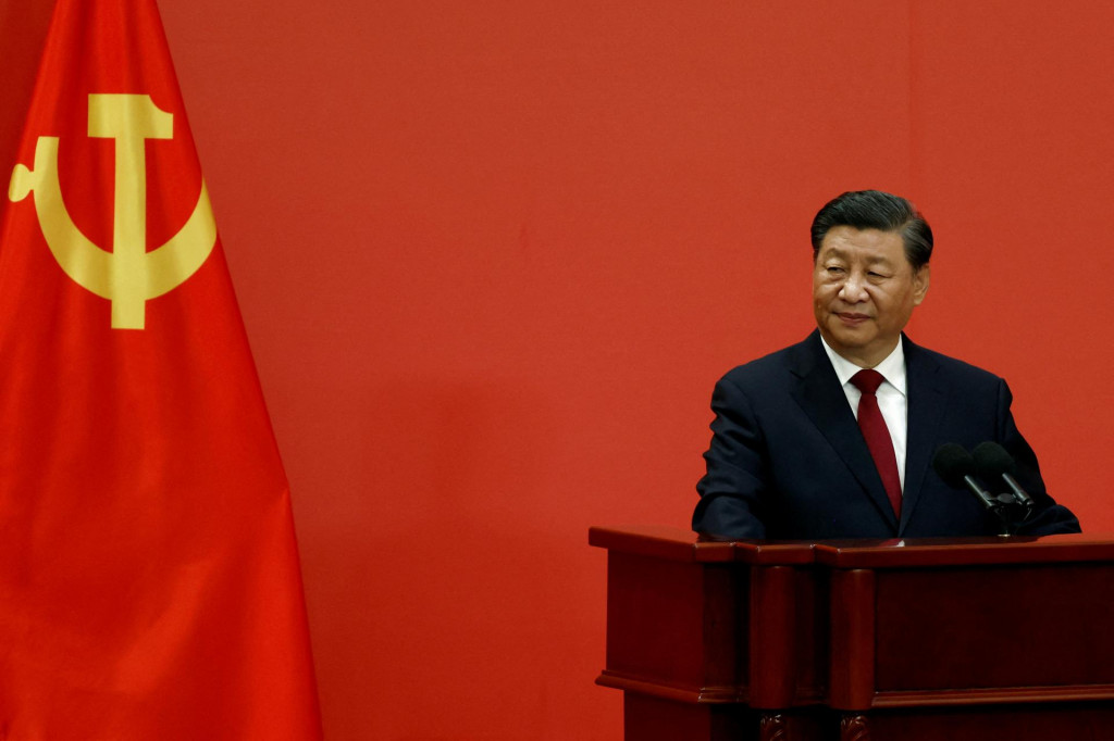 Čínsky prezident Si Ťin-pching vo Veľkej sieni ľudového zhromaždenia v Pekingu v Číne. FOTO: REUTERS