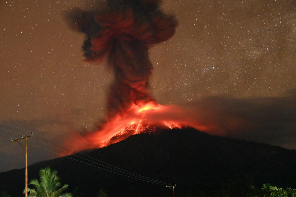 Sopka Lewotobi Laki-Laki. FOTO: Centrum pre vulkanológiu a zmierňovanie geologických rizík/Reuters