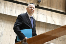 Na snímke minister financií Ladislav Kamenický (Smer). FOTO: TASR/Pavel Neubauer