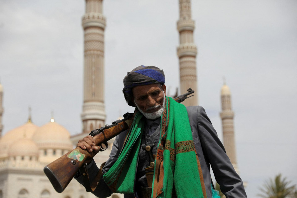 Britské stíhačky sa v noci na dnes pripojili k americkej armáde pri náletoch na jemenské povstalecké húsíovcov. FOTO: Reuters