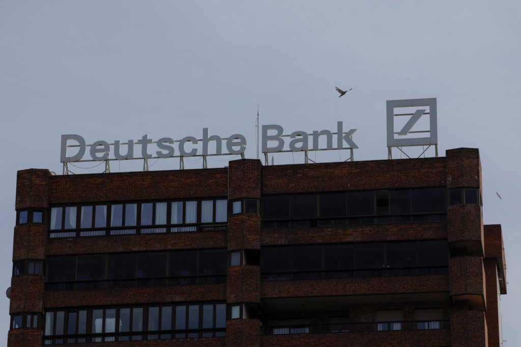 Hospodárske výsledky Deutsche Bank za prvý kvartál 2025 poukazujú na ich stabilné základy a zlepšujúcu sa výkonnosť. FOTO: REUTERS