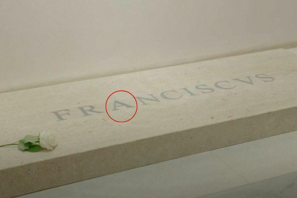 Náhrobok pápeža Františka. FOTO: Reprofoto/HN