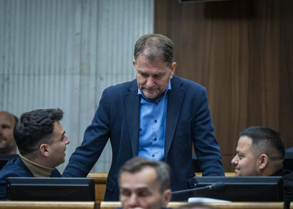 Poslanci Národnej rady zľava Peter Pollák ml., Igor Matovič a Lukáš Bužo (všetci Slovensko). FOTO: TASR/Jakub Kotian