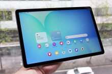 Nový tablet Tab S10 FE značky Samsung predstavuje zaujímavý pomer ceny a výkonu. Do redakcie dorazil v menšom variante, zapáčil sa nám niekoľkými prémiovými vlastnosťami.