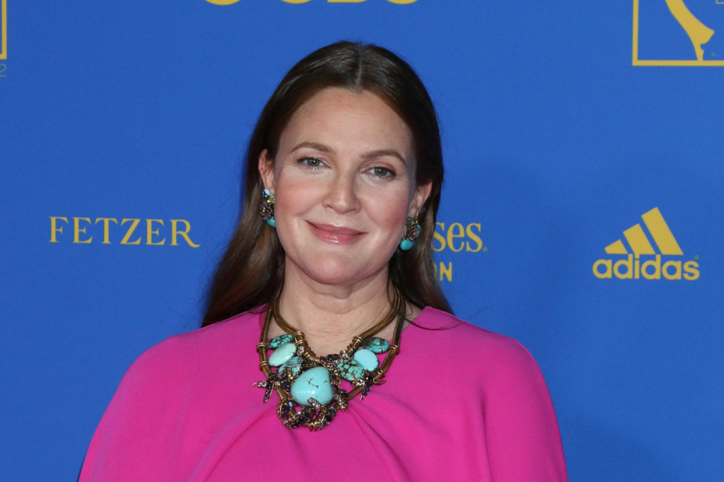 Drew Barrymore prijíma starnutie ako prirodzenú súčasť života.