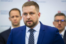 To, že transakčná daň spôsobuje v zdravotníctve vážne komplikácie, priznáva aj minister zdravotníctva Kamil Šaško.  FOTO: TASR/J. Kotian
