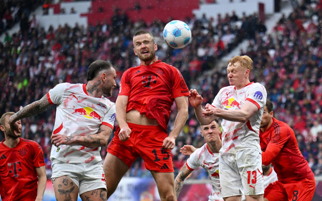Futbal Futbal - Bundesliga - RB Lipsko vs. Bayern Mníchov - Red Bull Arena, Lipsko, Nemecko - 3. mája 2025 Eric Dier z Bayernu Mníchov strelil svoj prvý gól REUTERS