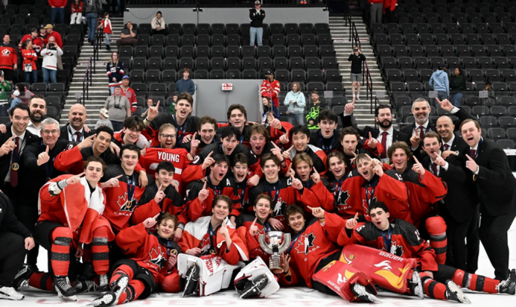 Hokejisti Kanady do 18 rokov. FOTO: IIHF