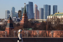 Ropa a zemný plyn sú záchranným lanom Moskvy. Akýkoľvek cenový záchvev smerom nadol degraduje jej imperiálne chúťky. FOTO: Reuters