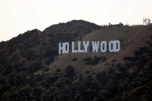 Filmový priemysel v USA vrátane Hollywoodu je podľa Trumpa ničený, a to zámerne cudzími štátmi, takže je to hrozba pre národnú bezpečnosť. FOTO: Reuters