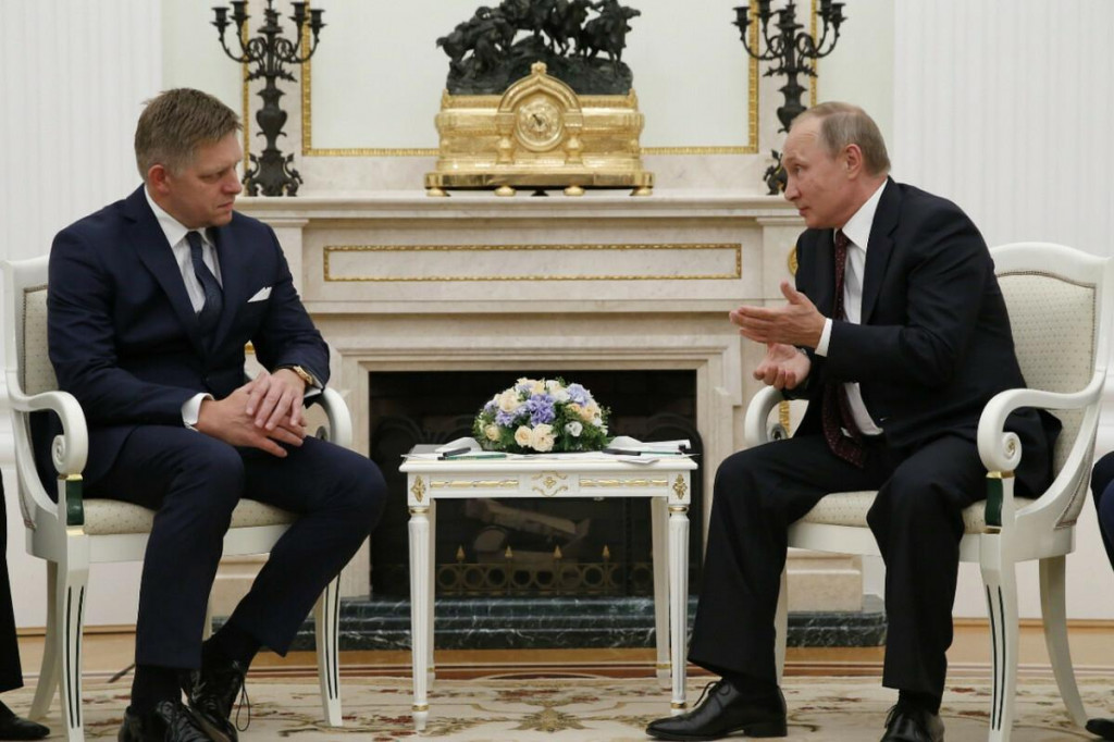 Premiér Robert Fico sa na 80. výročie víťazstva nad nacistickým Nemeckom chystá do Moskvy. FOTO: TASR/AP