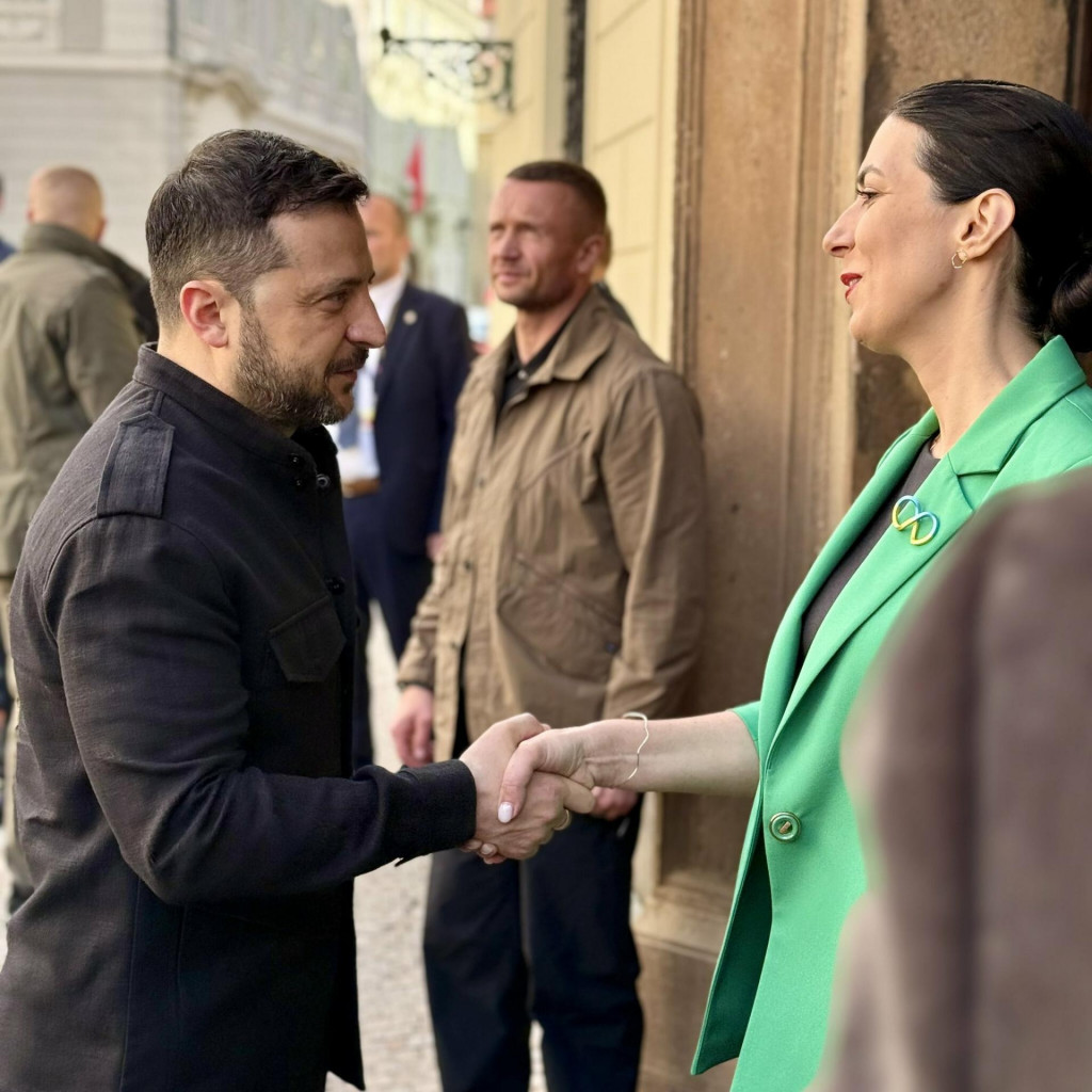 Ukrajinský prezident Volodymyr Zelenskyj a predsedníčka Poslaneckej snemovne českého parlamentu Markéta Pekarová Adamová. FOTO: X/Markéta Pekarová Adamová