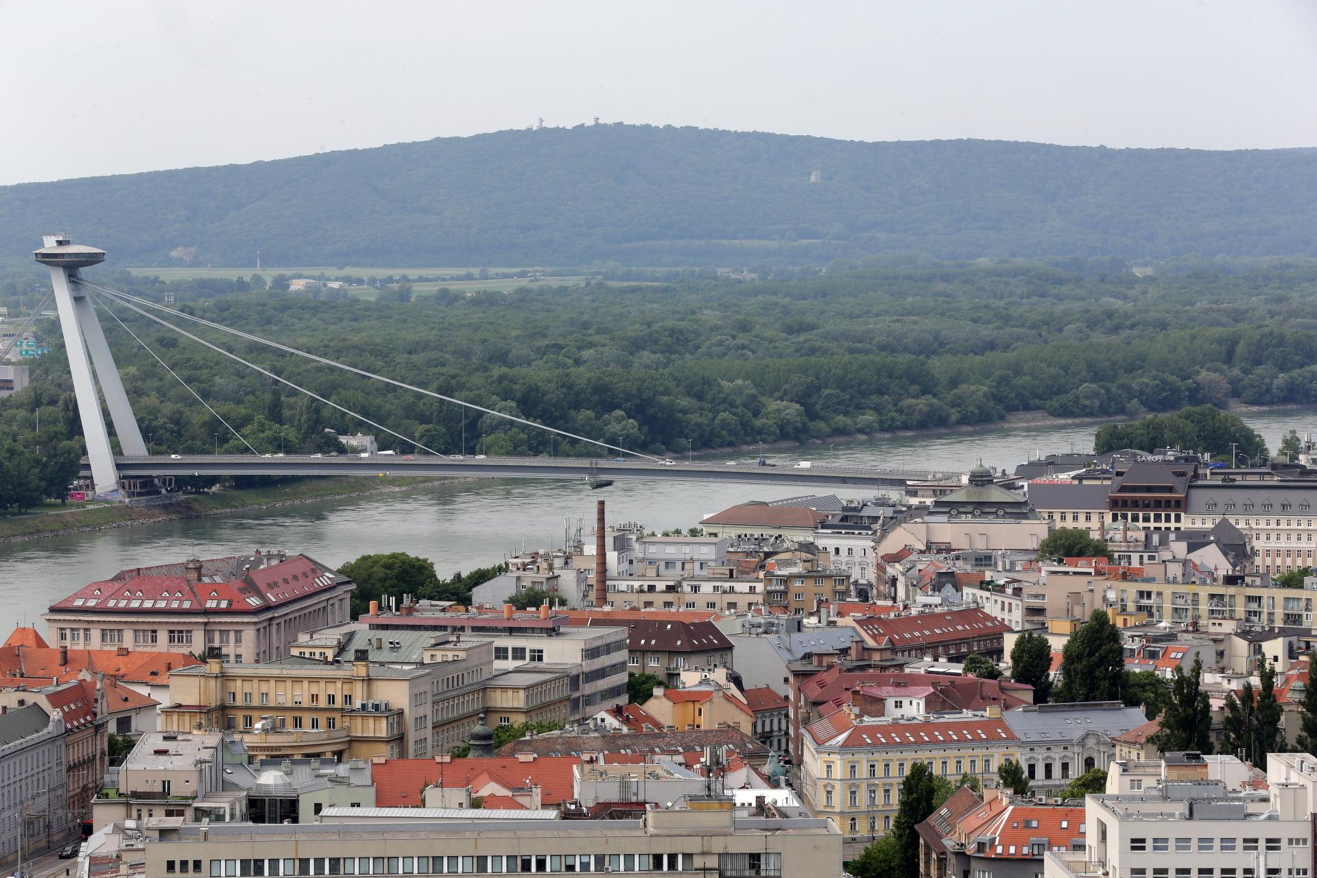 Slovensko zasiahla vlna bankrotov. Konkurz dobehol aj známu firmu, tá robila pre hotely, banky aj štát