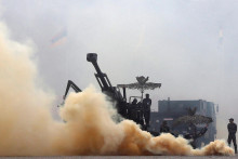 Pakistanská armáda ohlásila indické útoky na tri miesta a uviedla, že na kroky Indie odpovie. FOTO: REUTERS