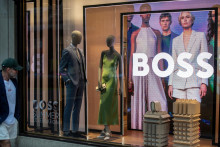 Obchod Hugo Boss v Londýne. FOTO: REUTERS