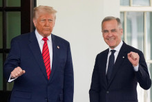 Americký prezident Donald Trump and kanadský premiér Mark Carney. FOTO: REUTERS