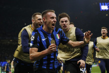 Inter nastúpi vo finále 31. mája v mníchovskej Alianz aréne proti víťazovi semifinálovej konfrontácie medzi Parížom Saint-Germain a Arsenalom. FOTO: REUTERS
