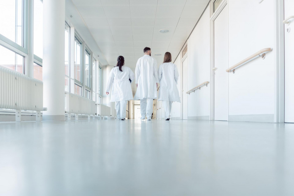 Lekári a farmaceuti adresovali svoje vyhlásenie ministerstvu zdravotníctva, Slovenskej lekárskej komore a samotnému splnomocnencovi.