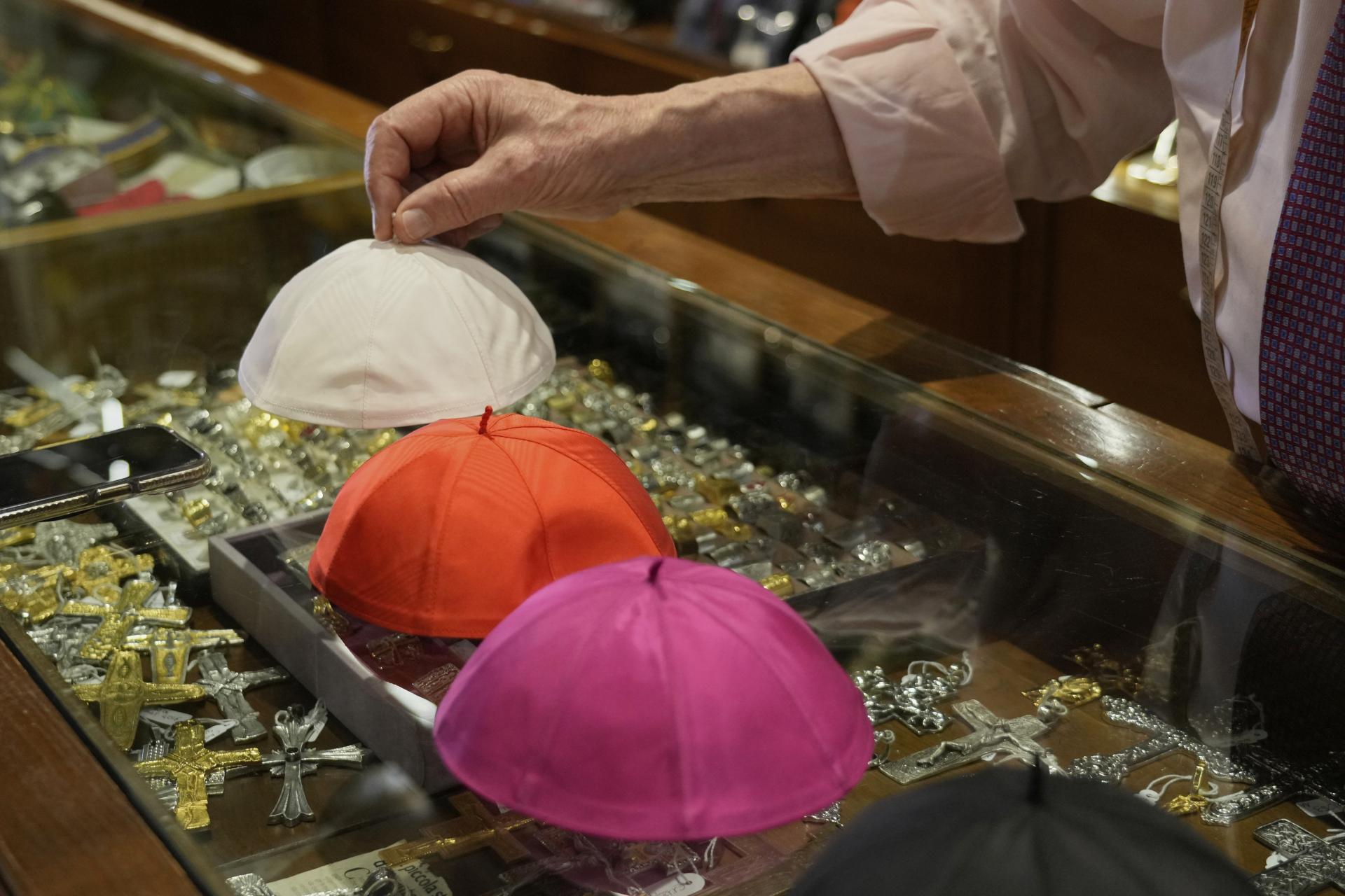 Vo Vatikáne začína voľba nového pápeža, prvé hlasovanie bude zrejme ešte dnes