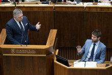 Robert Fico a Michal Šimečka. FOTO: TASR/Pavel Neubauer