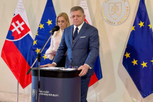 Premiér Robert Fico a ministerka hospodárstva Denisa Saková. FOTO: HN/Akos Cséplö