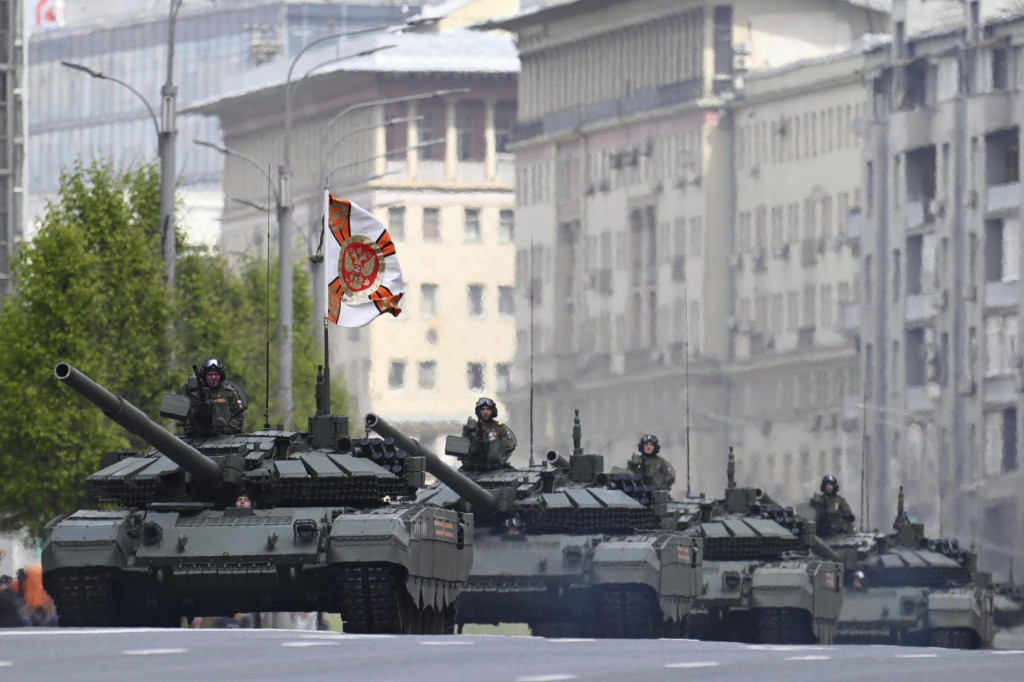 Ruské tanky po generálnej skúške vojenskej prehliadky na Deň víťazstva vo Veľkej vlasteneckej vojne v Moskve. FOTO: TASR/AP