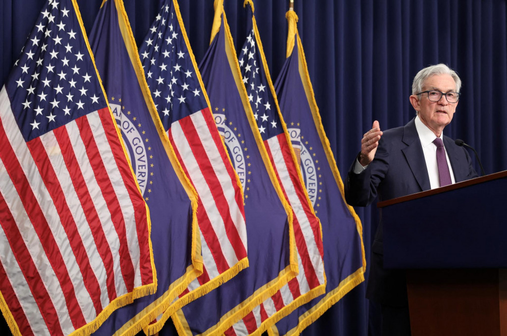 Šéf amerického Fedu Jerome Powell ani v máji nemal dôvod ustúpiť prezidentovi Trumpovi, keď centrálnu banku žiadal, aby znížila dolárové úroky. FOTO: REUTERS