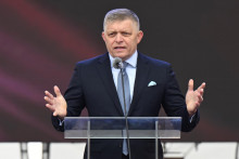 Predseda vlády Robert Fico sa prihovára počas celoslovenských osláv 80. výročia víťazstva nad fašizmom.