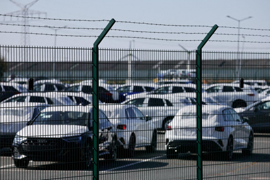 Novo by automobilky mali vykazovať plnenie cieľov za trojročné obdobie, nie za každý rok. FOTO: REUTERS
