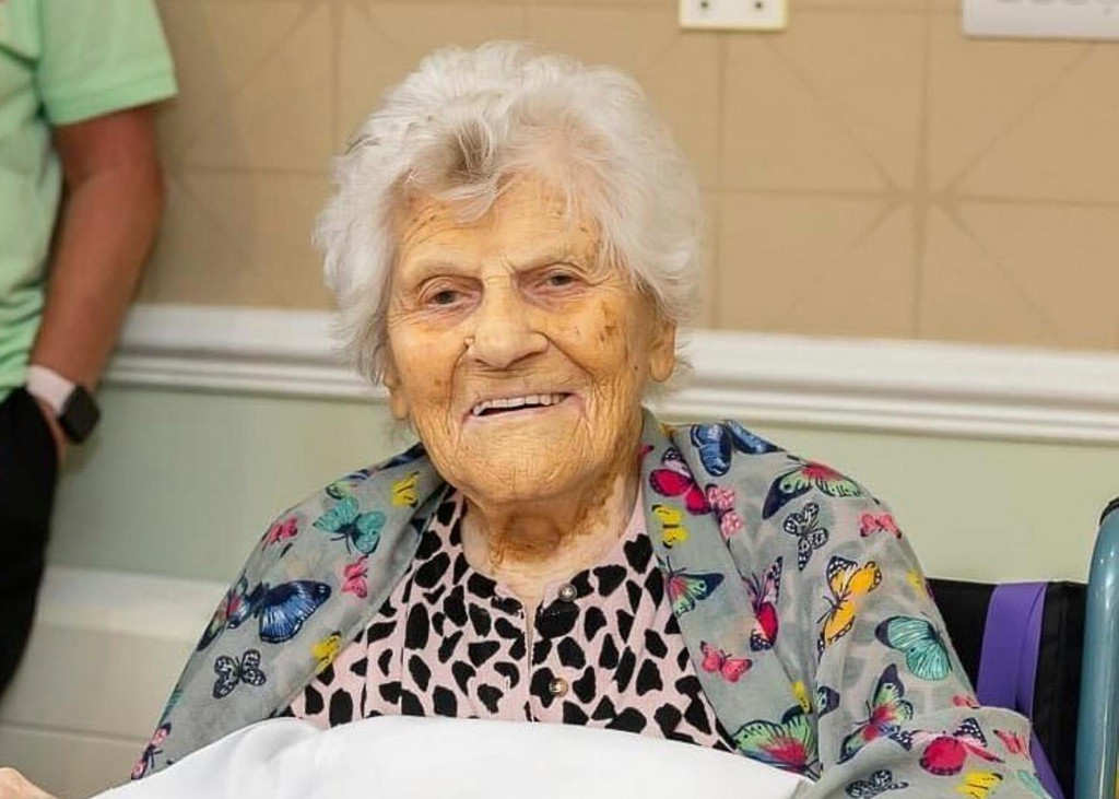 Ethel Caterhamová, ktorá sa v utorok 2. mája 2025 podľa databázy LongeviQuest stala najstaršou osobou na svete. FOTO: TASR/AP