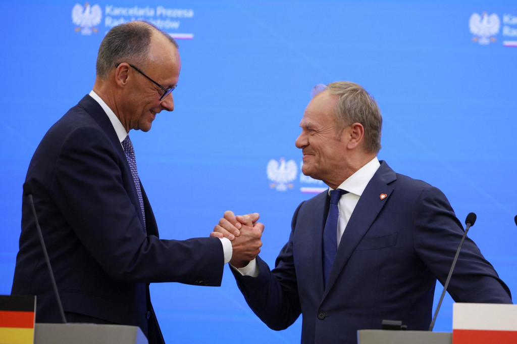 Nemecký kancelár Friedrich Merz a poľský premiér Donald Tusk. FOTO: REUTERS