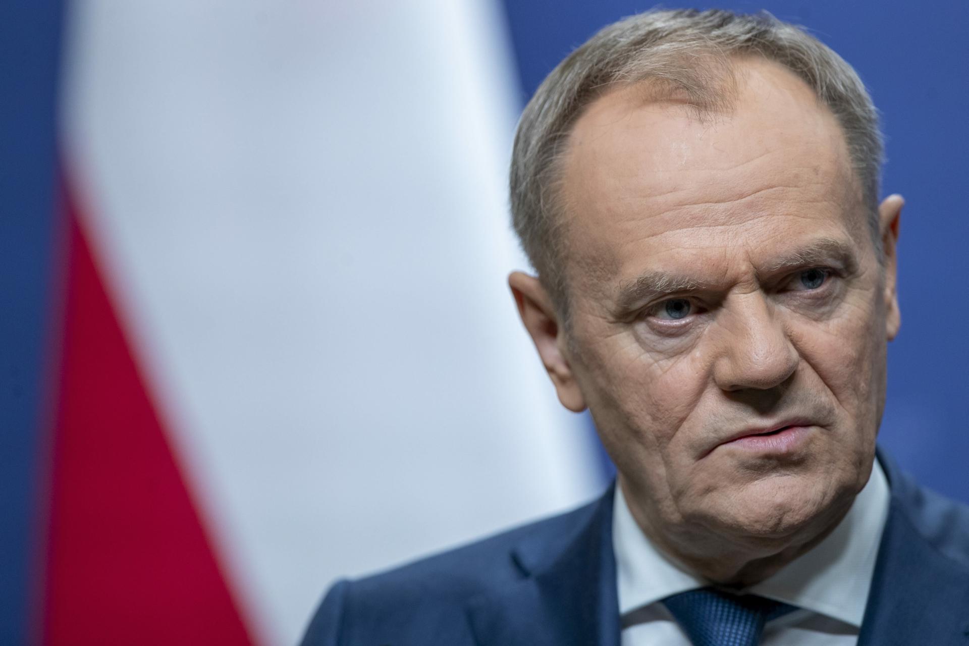 Poľský premiér Tusk skritizoval účasť lídrov na oslavách v Moskve