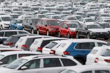 Marcovú priemyselnú produkciu tentoraz ťahal automotive. ILUSTRAČNÉ FOTO: Reuters