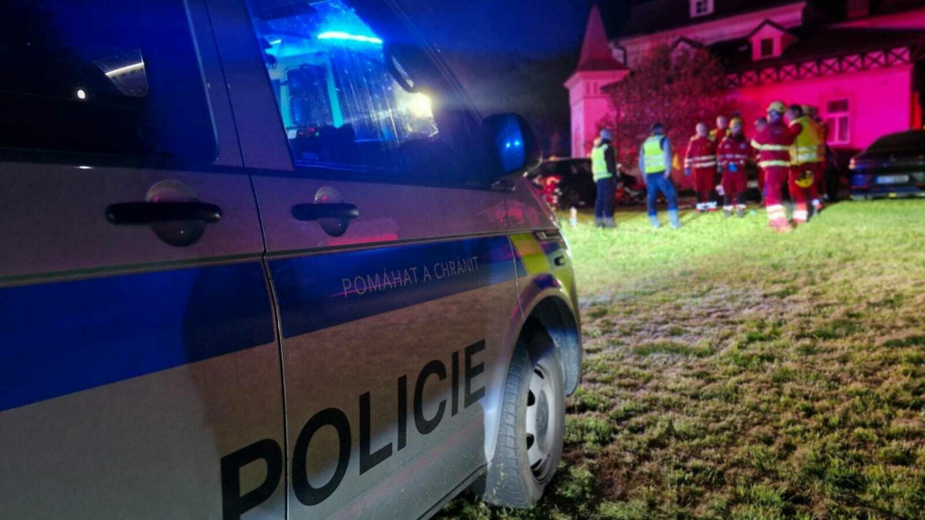 V českej obci Čeladná v okrese Frýdek-Mýstek podľa hasičov došlo k výbuchu a zrúteniu vnútornej časti miestneho hotela, zrejme stropu. FOTO: X/Policie ČR