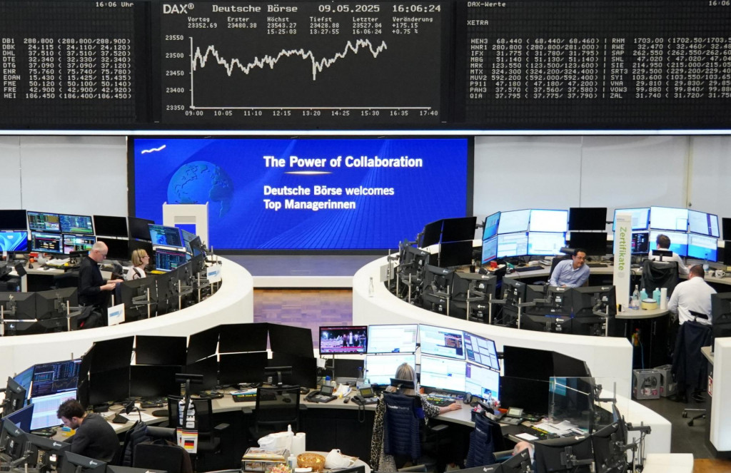 Kľúčový nemecký index Dax sa dostal na nové rekordné maximum. FOTO: Reuters